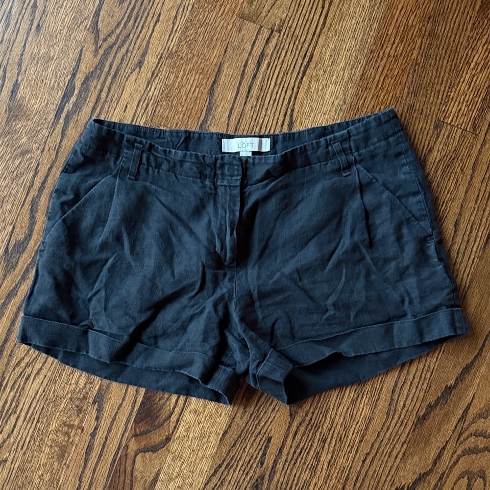 E Ann Taylor LOFT Women's 6 Classic Black Shorts Rolled Hem Contemporary